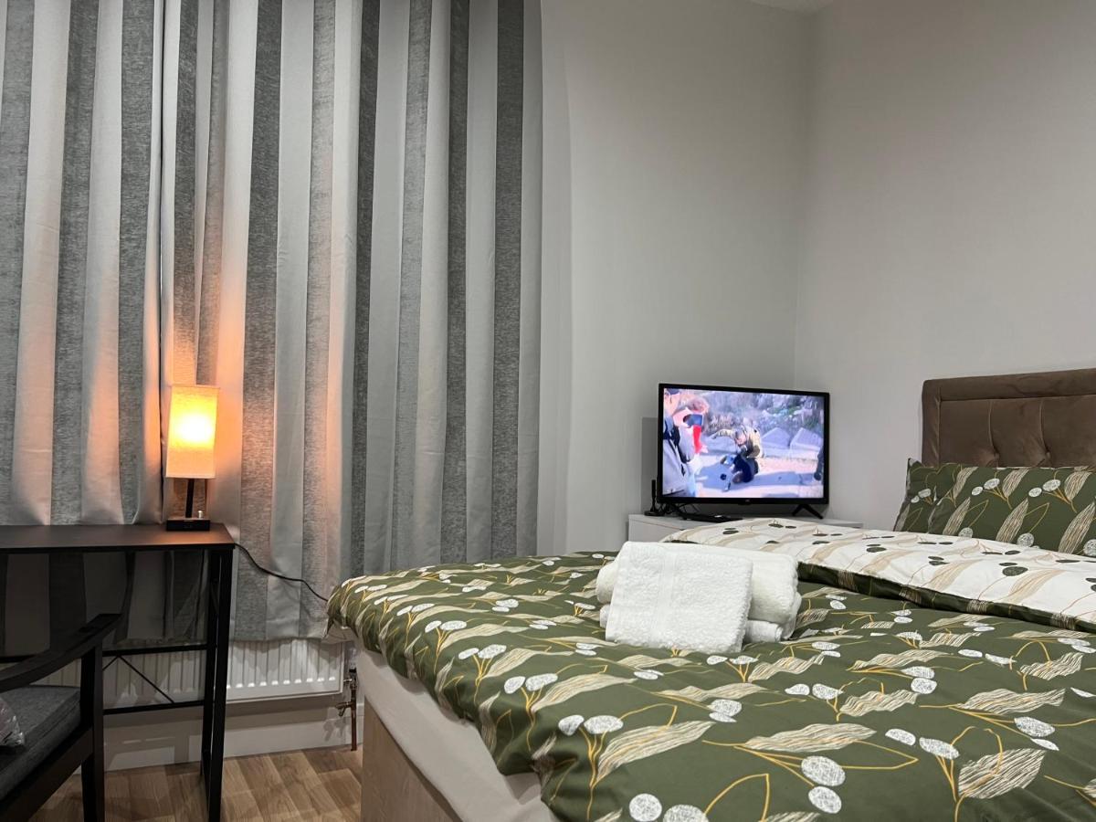 La Vie - Entire Apartment - Next To Central District Elizabeth Line Tube Station - Near Central London & Wembley Ealing Exterior foto